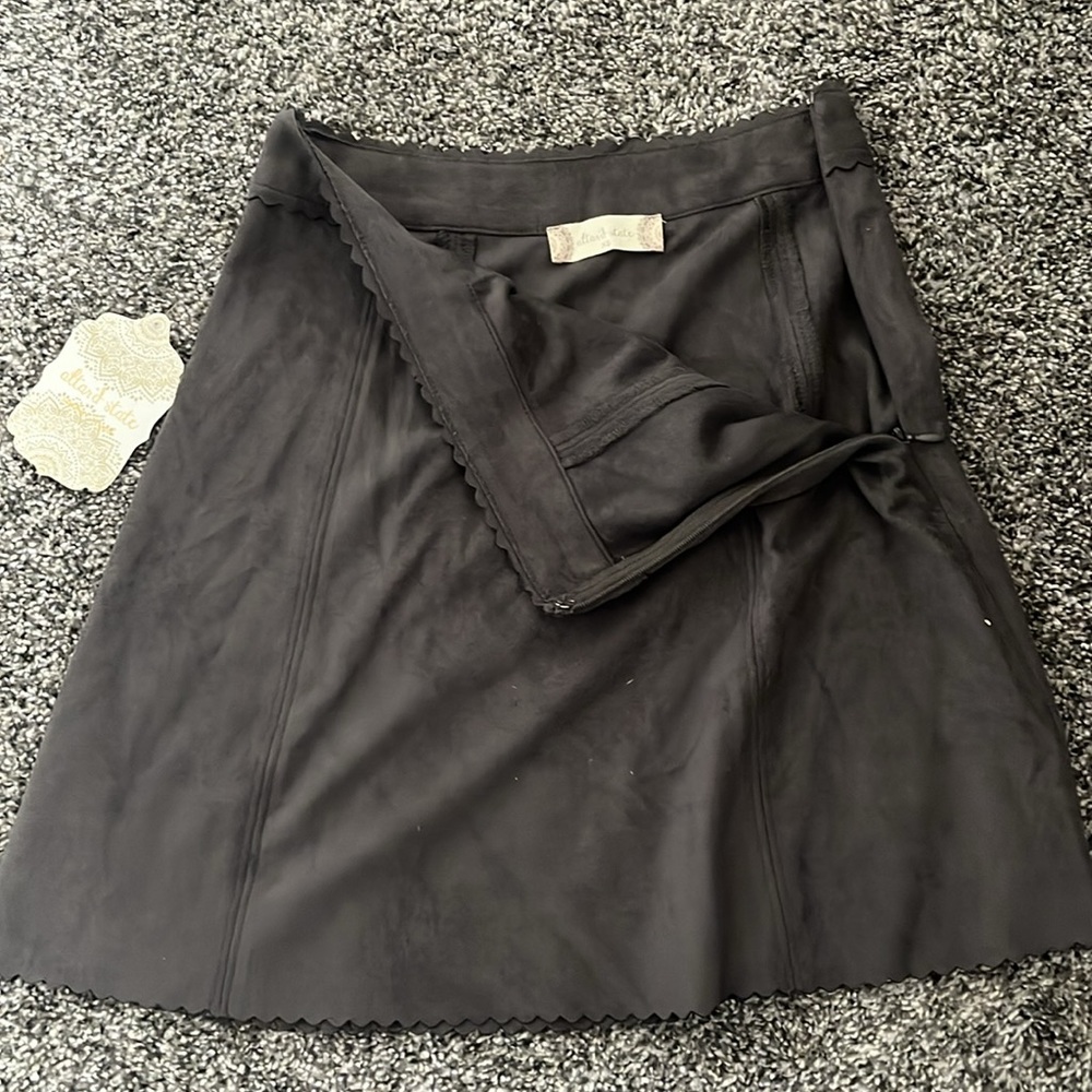 Skirt - Picture 2 of 2
